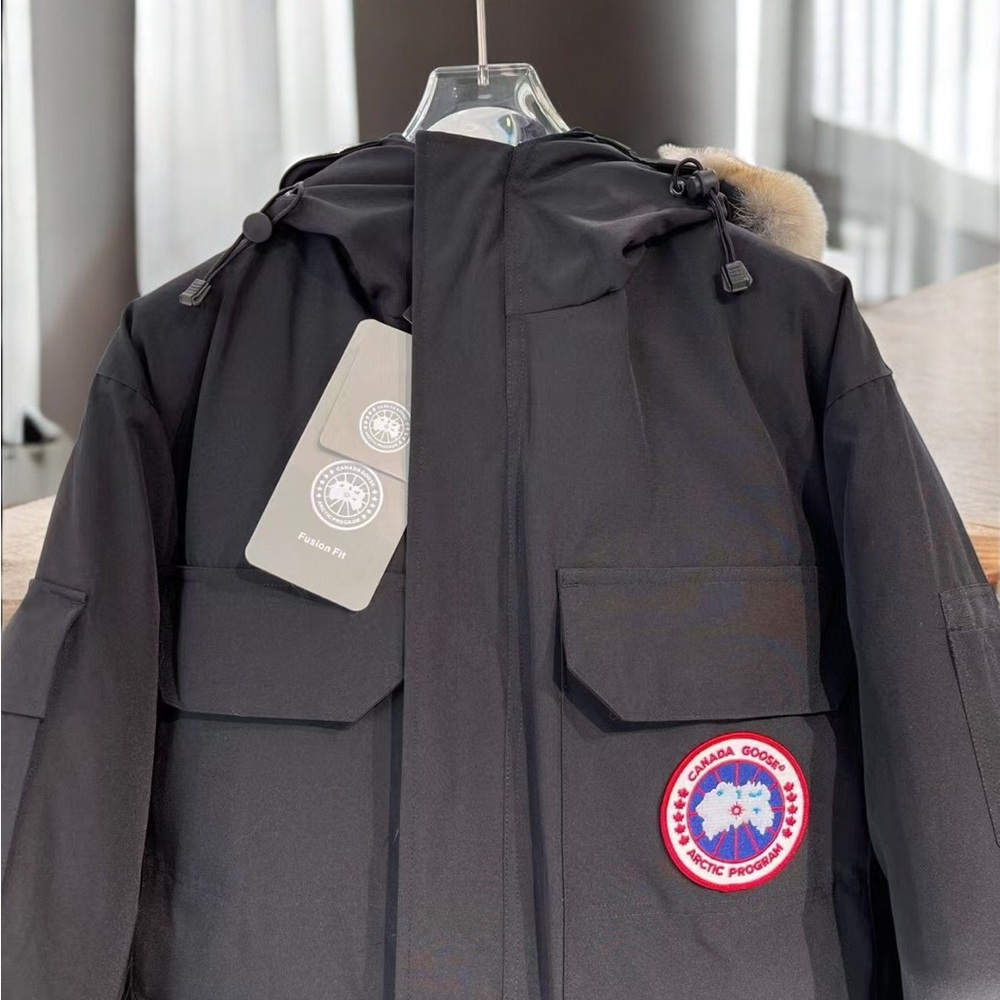 Canada Goose Black Puffer Jacket - Picture 4 of 9